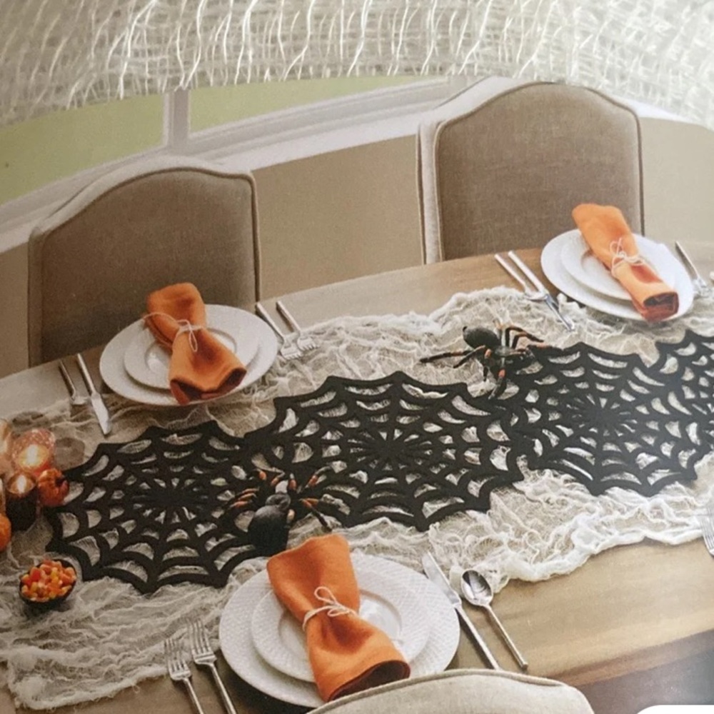 Cynthia Rowley Spider Web Halloween Table Runner Gauze Felt Dining Home Decor